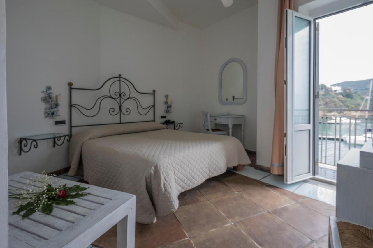 Hotel Gennarino A Mare